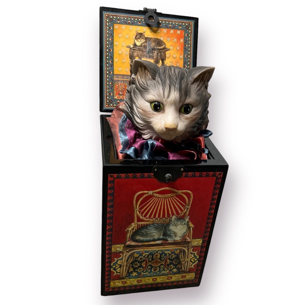 Vintage Cat Head Box with Multicolor Design